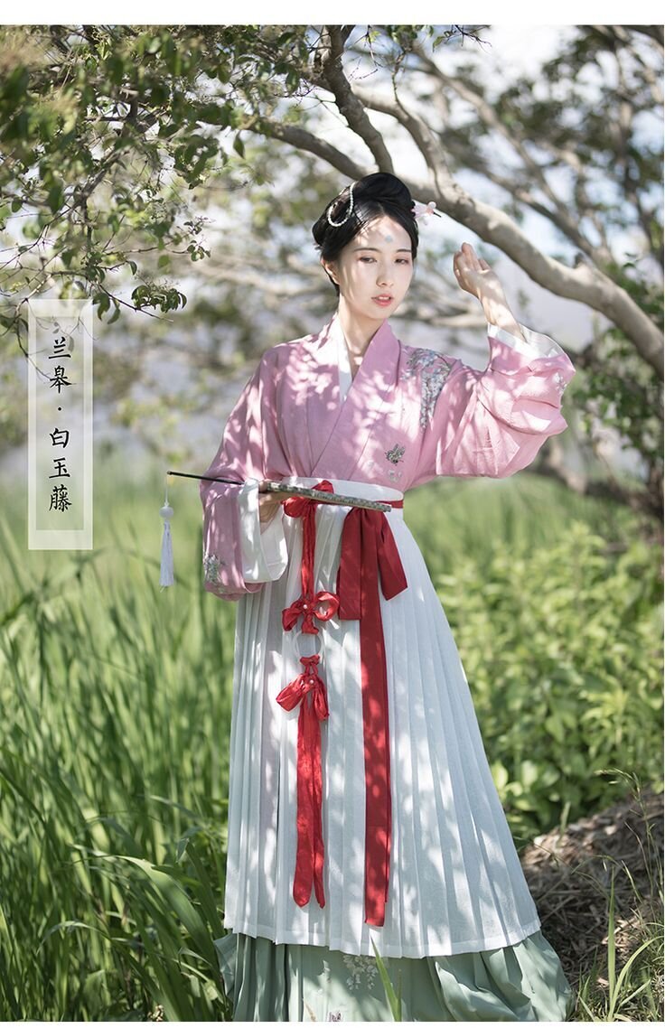 The Inner Layers of Traditional Chinese Hanfu Clothing:A Guide to Collared Blouses The Inner Layers of Traditional Chinese Hanfu Clothing:A Guide to Collared Blouses