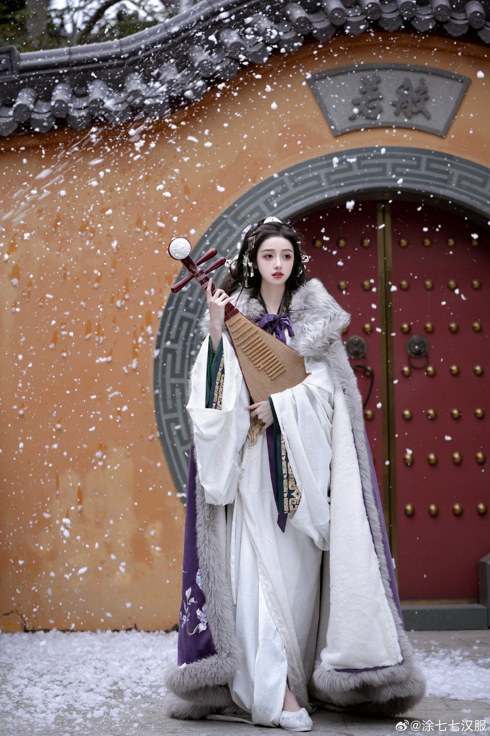 Korean Hanfu Fashion:The Rise of Traditional Beauty in Modern Korean Women Korean Hanfu Fashion:The Rise of Traditional Beauty in Modern Korean Women