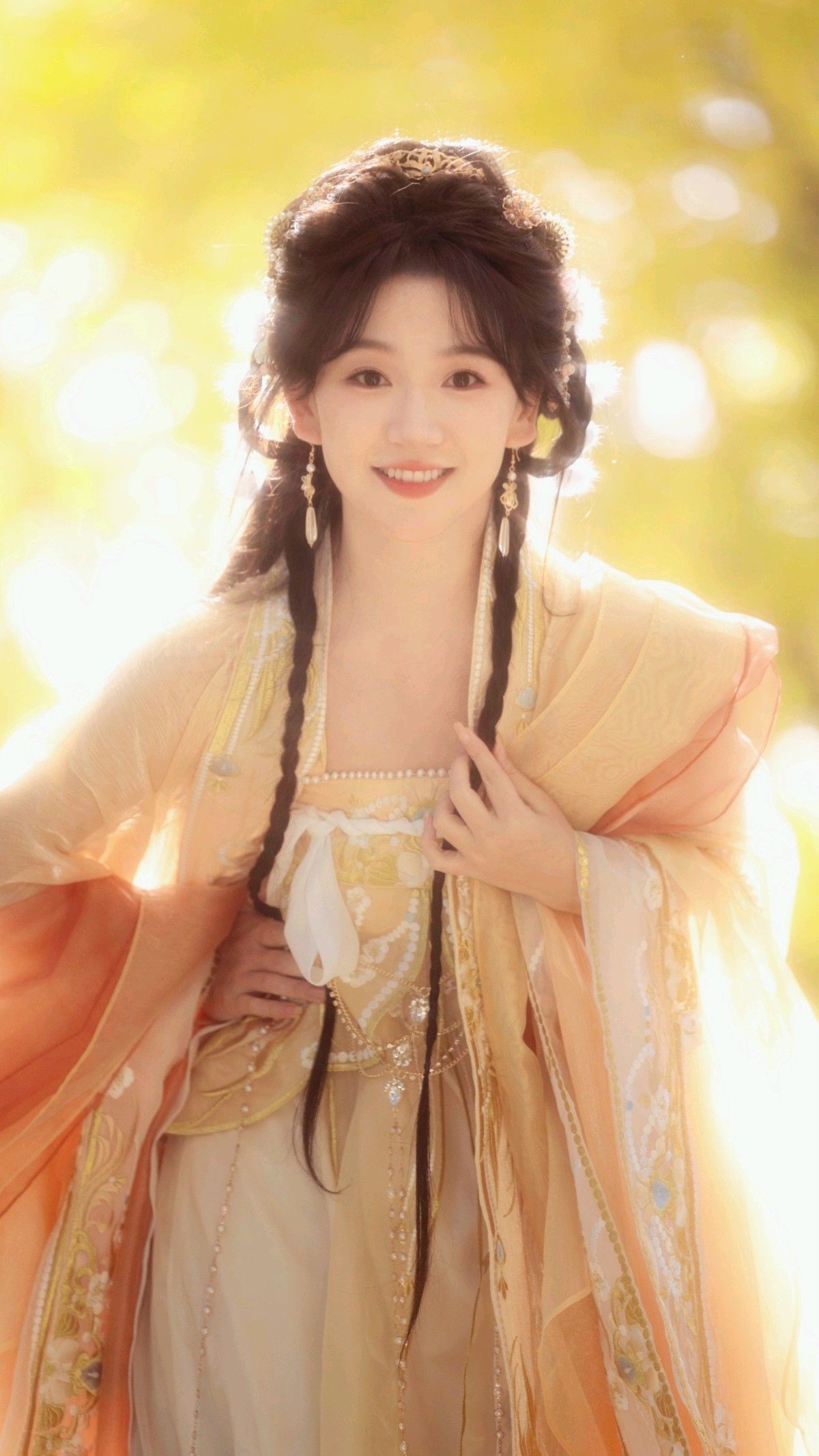 White Deer Style Hanfu Dress for Girls:A Glimpse into Traditional Chinese Beauty White Deer Style Hanfu Dress for Girls:A Glimpse into Traditional Chinese Beauty