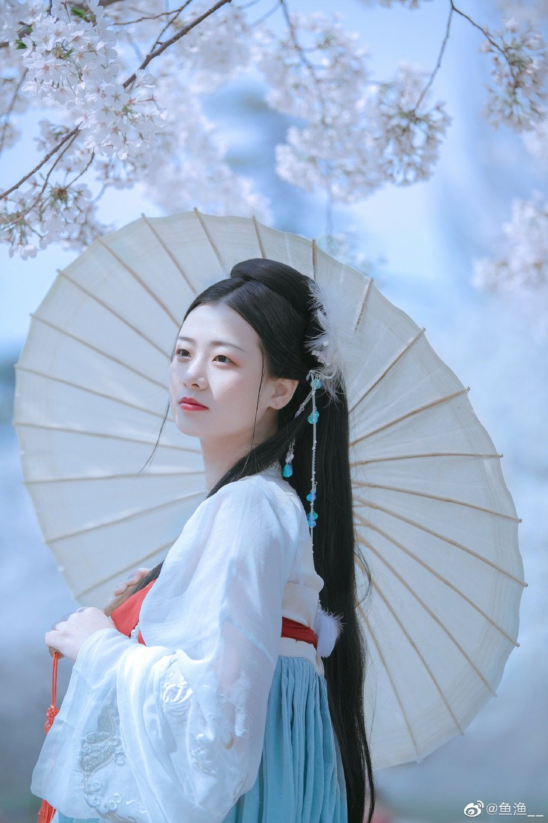 The Splendor of Cheongsam:Silk Fabric and Its Cultural Significance The Splendor of Cheongsam:Silk Fabric and Its Cultural Significance
