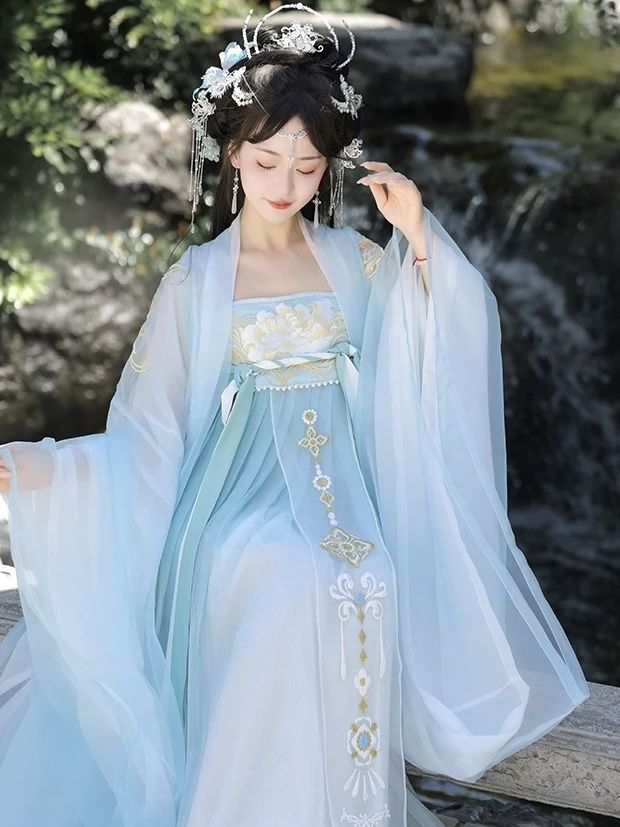 The Enchantment of Childrens Ink Green Hanfu:A Journey into Traditional Chinese Attire The Enchantment of Childrens Ink Green Hanfu:A Journey into Traditional Chinese Attire