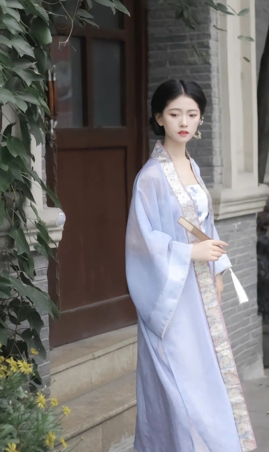 Embracing Modernity in a Pink Cheongsam:The Evolution of Chinese Fashion Embracing Modernity in a Pink Cheongsam:The Evolution of Chinese Fashion