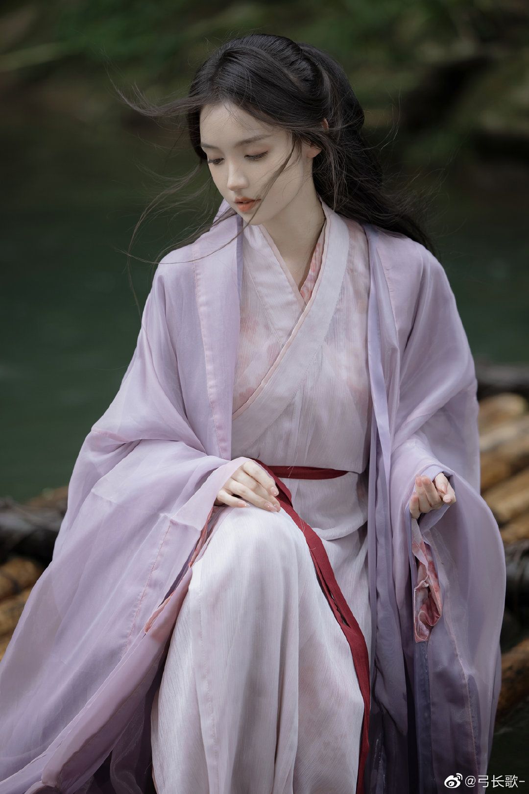 Petite Charmers:The Mid-Length Cheongsam with Sleeve Elegance Petite Charmers:The Mid-Length Cheongsam with Sleeve Elegance