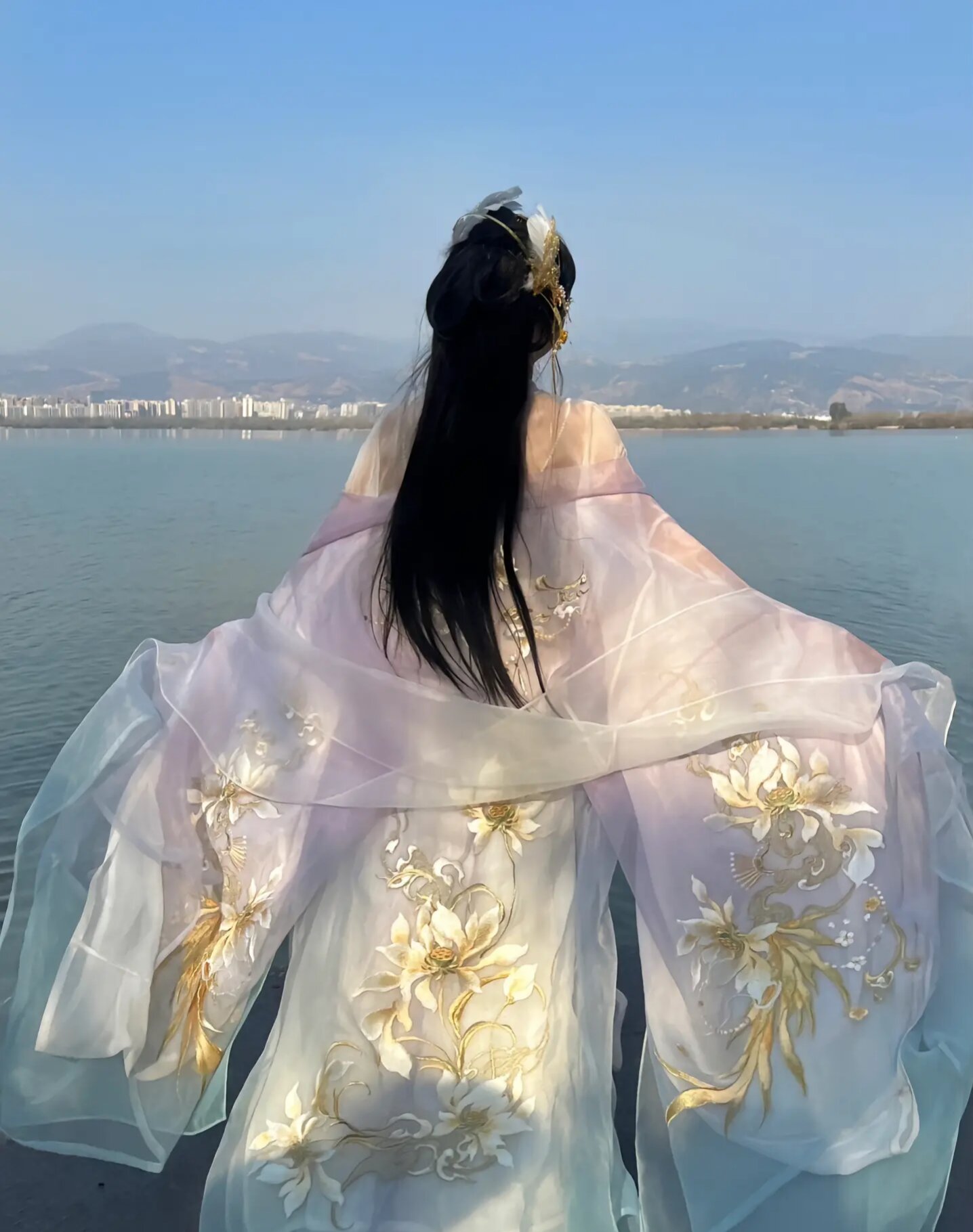 Elegant New Style of Qipao for Women:Embracing the Charm of Age 40 Elegant New Style of Qipao for Women:Embracing the Charm of Age 40