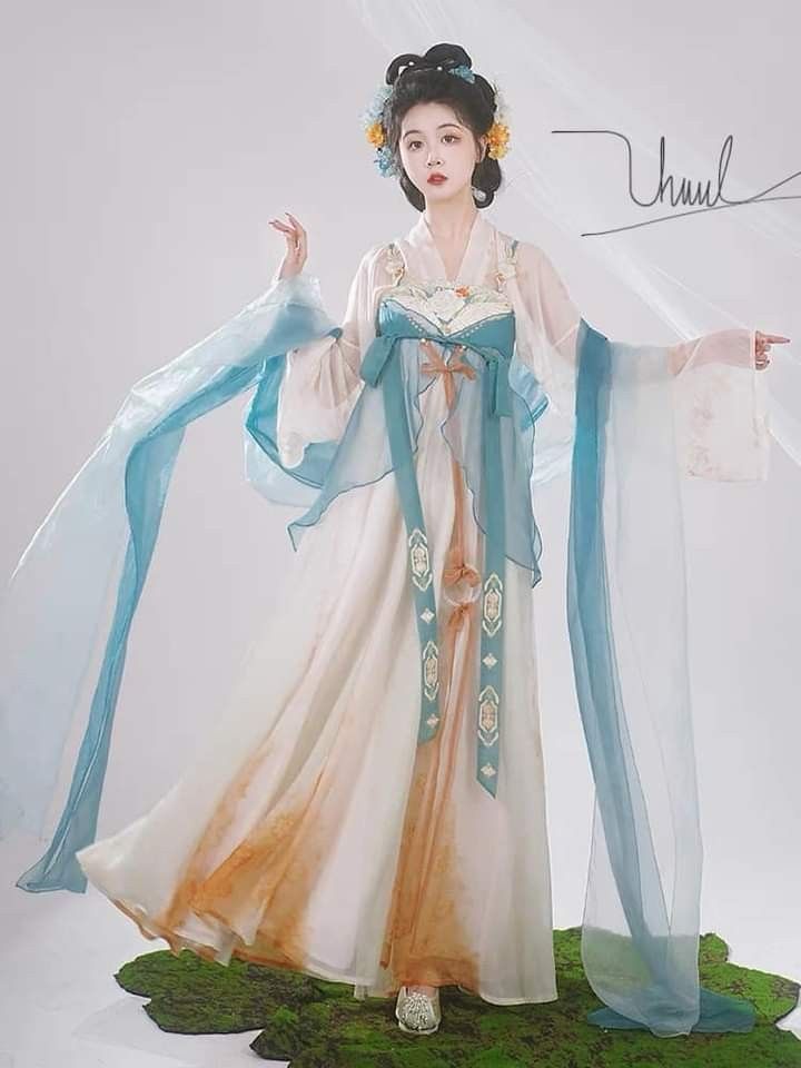 The Enchantment of Traditional Chinese Style:The Red Horseface Skirt The Enchantment of Traditional Chinese Style:The Red Horseface Skirt
