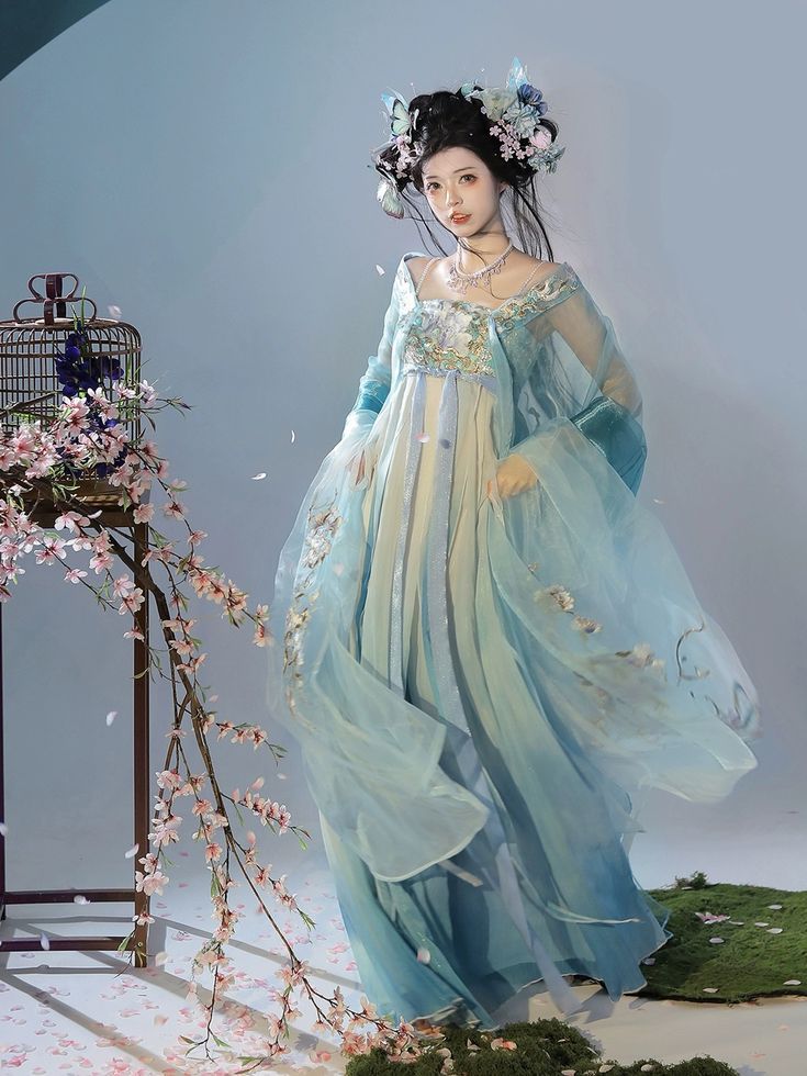 Vibrant Red Ming-Style Hanfu for Winter:A Tale of Traditional Elegance Vibrant Red Ming-Style Hanfu for Winter:A Tale of Traditional Elegance