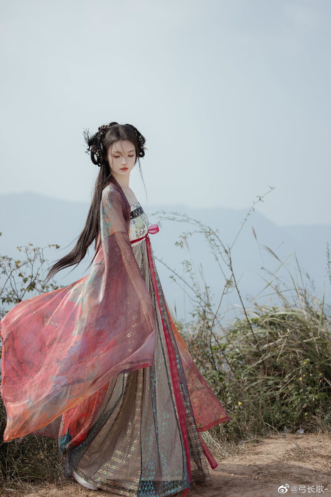 The Significance of Red Tangsuits for Children:A Cultural Exploration