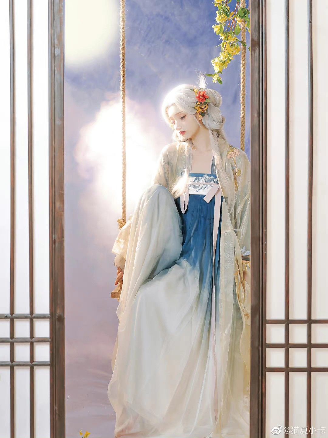 The Elegance of Traditional Cheongsam:A Glimpse into the Dignified Charm of Qipao The Elegance of Traditional Cheongsam:A Glimpse into the Dignified Charm of Qipao