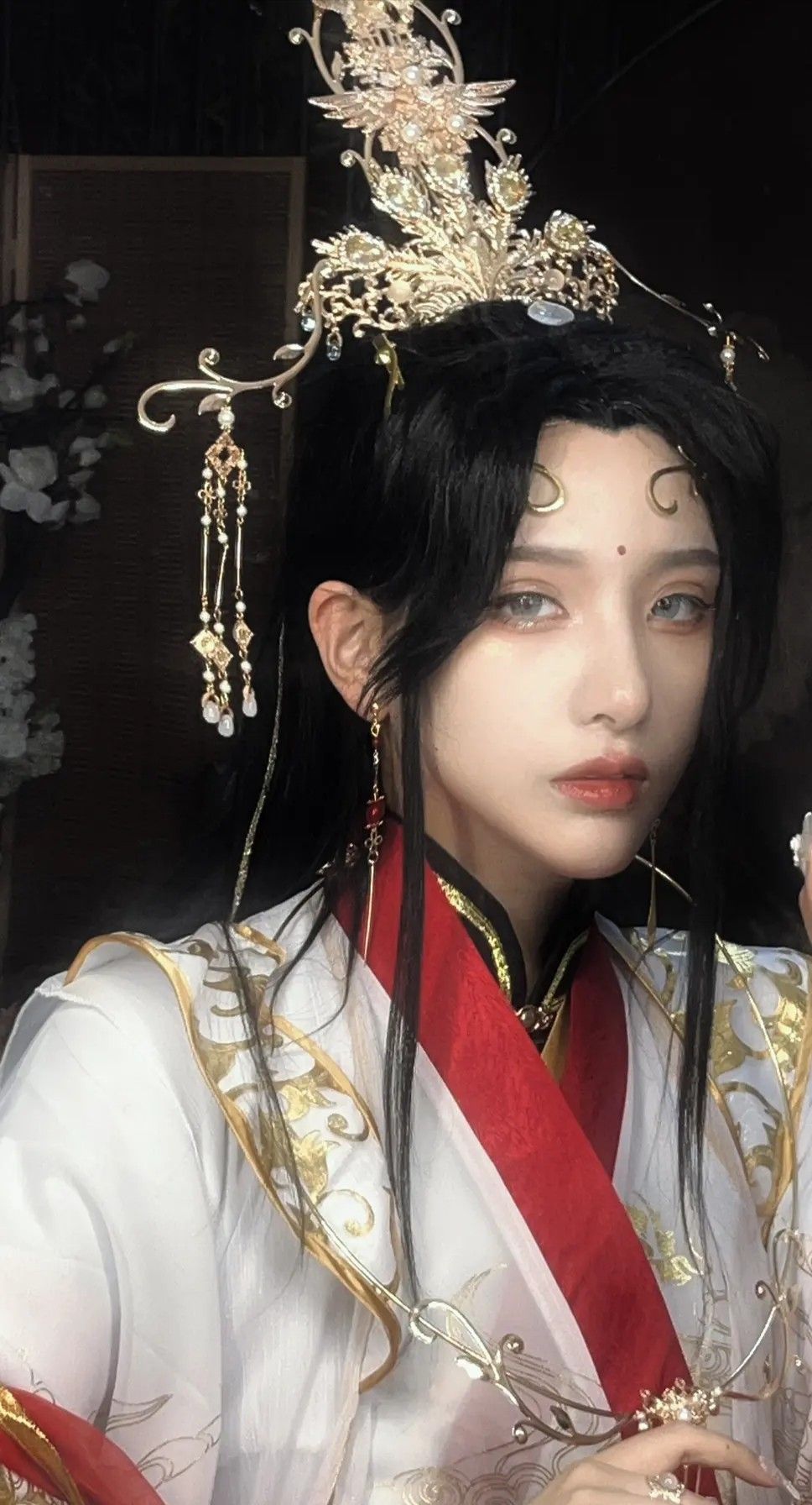Hanfu Splendor in the Southern Mansion of Capital City:Golden Threads and Jade Splashes Hanfu Splendor in the Southern Mansion of Capital City:Golden Threads and Jade Splashes