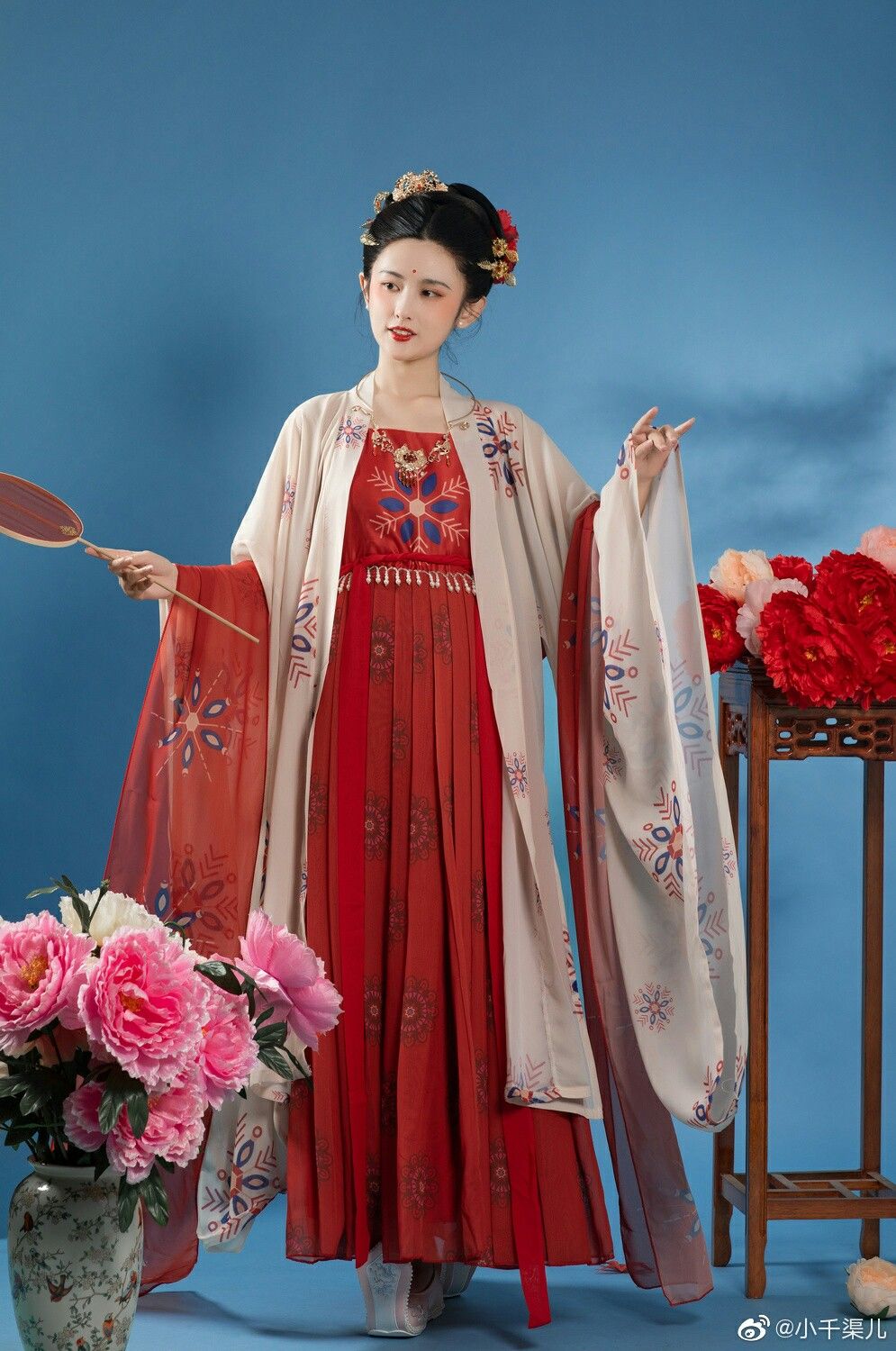 The Rise of Hanfu Fashion among Middle School Girls:A Journey into Traditional Elegance The Rise of Hanfu Fashion among Middle School Girls:A Journey into Traditional Elegance