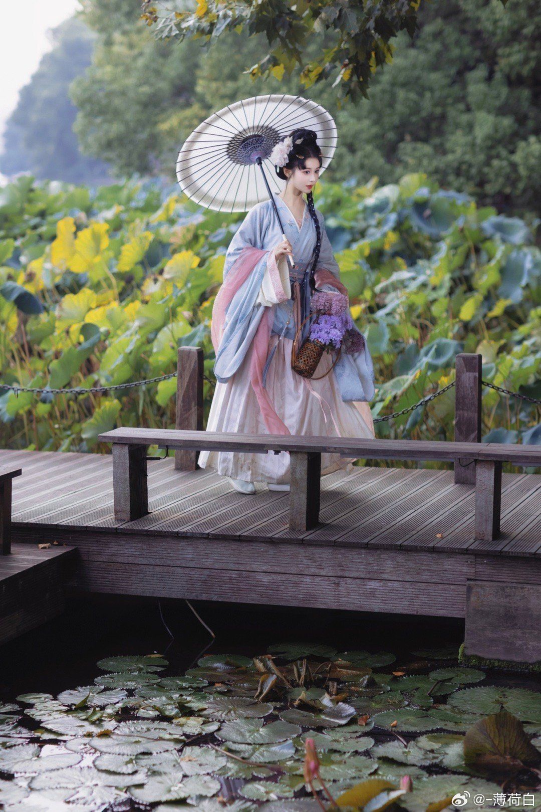 A Little Girl in a Different Realm:The Enchantment of Hanfu Fashion in a Foreign Land A Little Girl in a Different Realm:The Enchantment of Hanfu Fashion in a Foreign Land