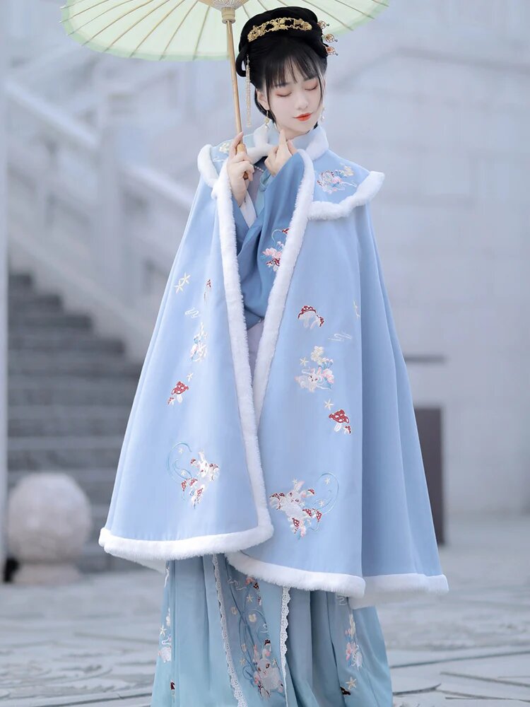 Reinventing Traditional Tang-Style Hanfu:The Revival of Chinese Cultural Fashion