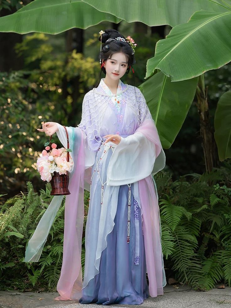 Green Tang Suit for Young Women:Embracing the Chinese Fashion