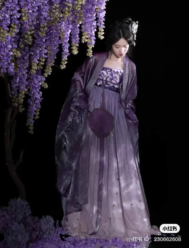 The Flower Gods Blessing:Children in Hanfu,the Splendor of Chinese Traditional Clothing The Flower Gods Blessing:Children in Hanfu,the Splendor of Chinese Traditional Clothing