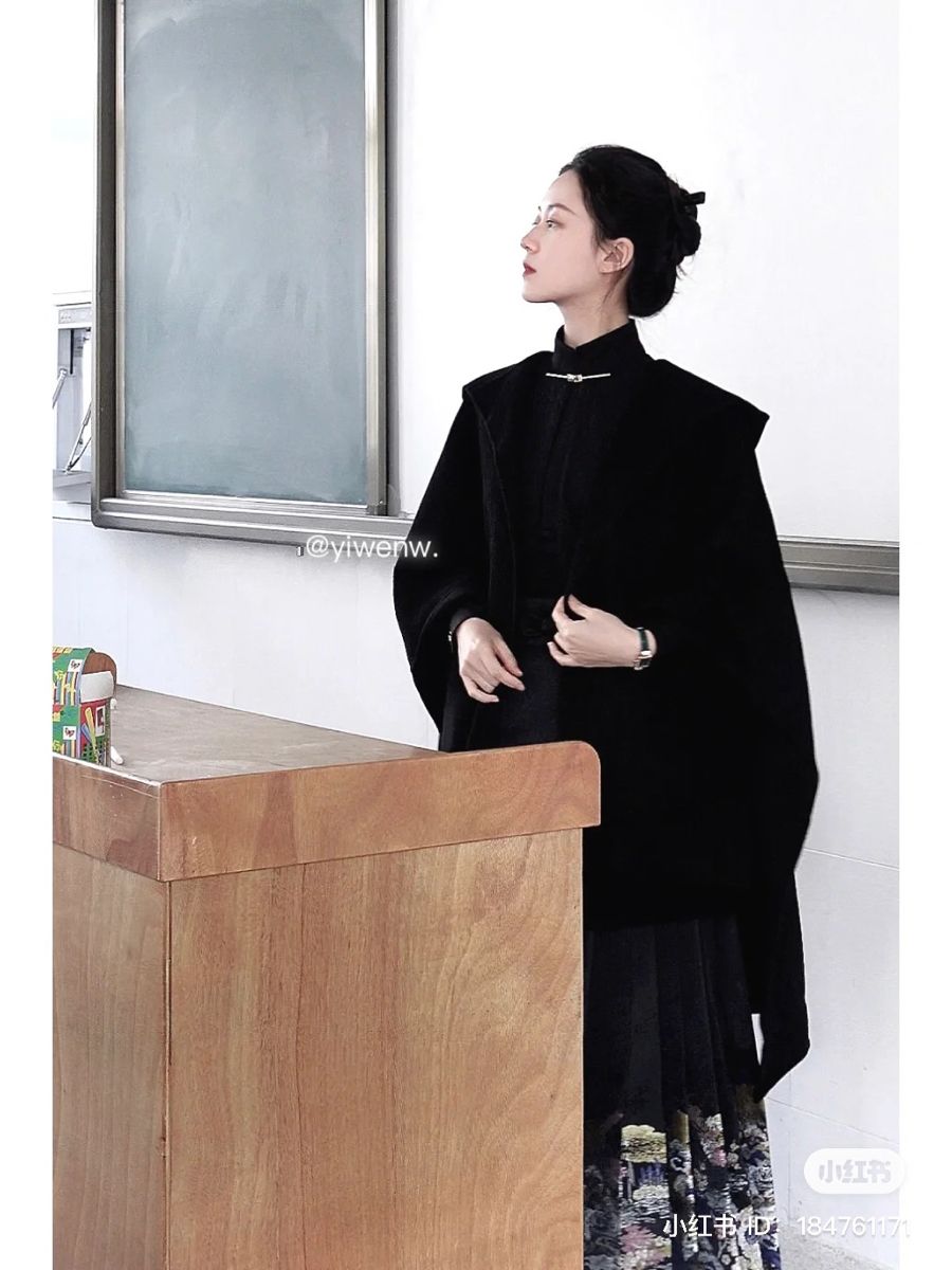 Handicraft Challenges for the Hanfu Headdress:A Guide for the Beginner Handicraft Challenges for the Hanfu Headdress:A Guide for the Beginner