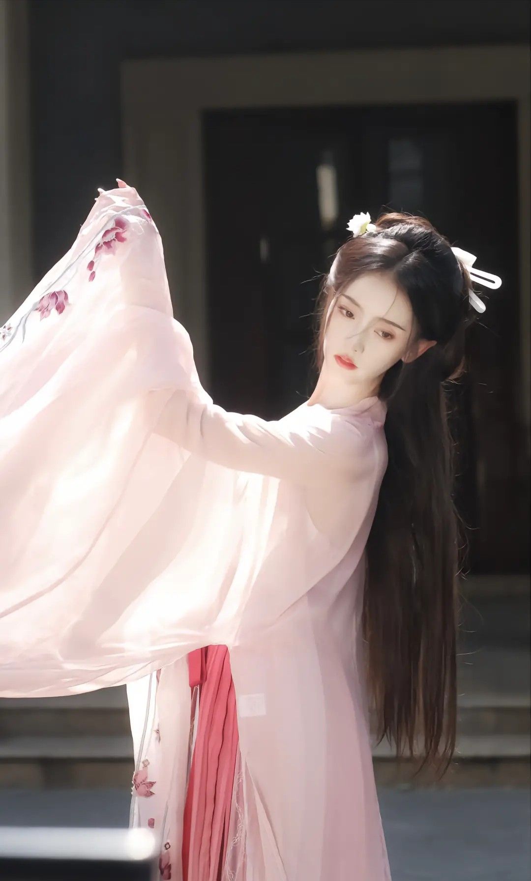 New Chinese Traditionalism:The Evolution of Hanfu Shoes in Modern Context New Chinese Traditionalism:The Evolution of Hanfu Shoes in Modern Context