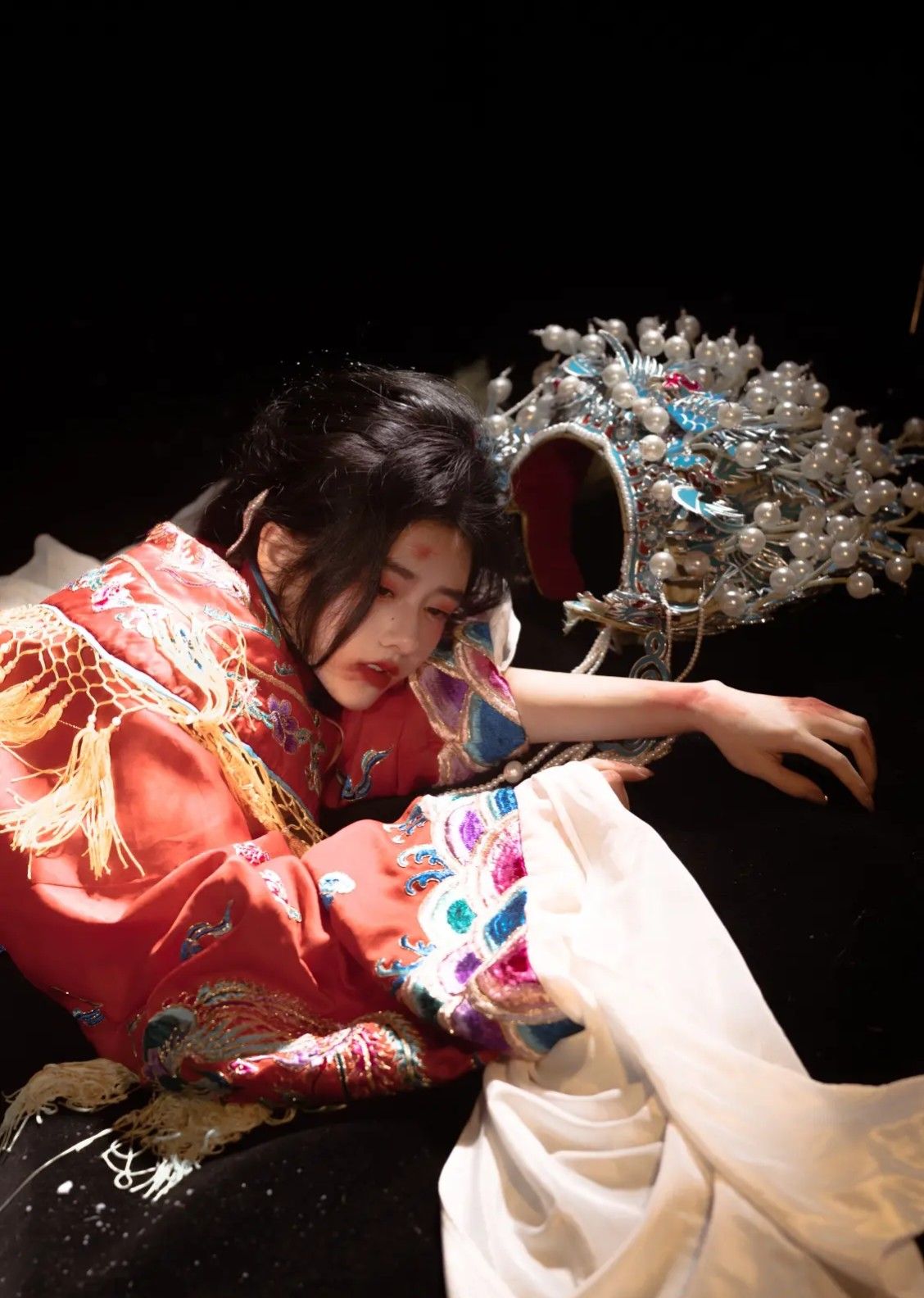 Chiffon Revolution:Modernizing the Cheongsam with a Stylish Twist