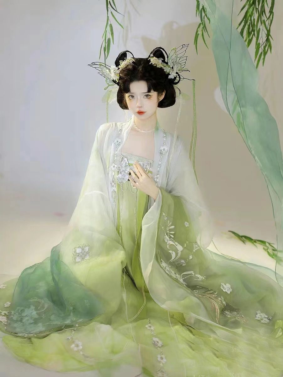 The Splendid Fabric of Hanfu Patchwork:The Story of Traditional Chinese Textiles The Splendid Fabric of Hanfu Patchwork:The Story of Traditional Chinese Textiles