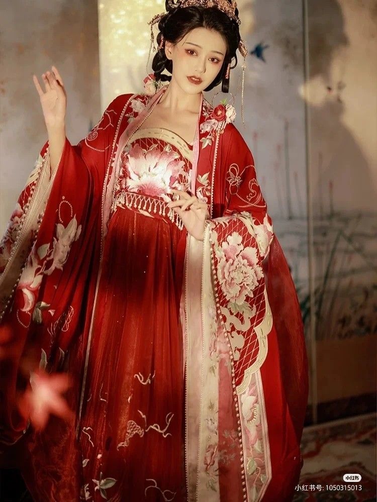Elegant Embodiment:The Art of Hanfu Belt and Womens Ribbons in Modern Times