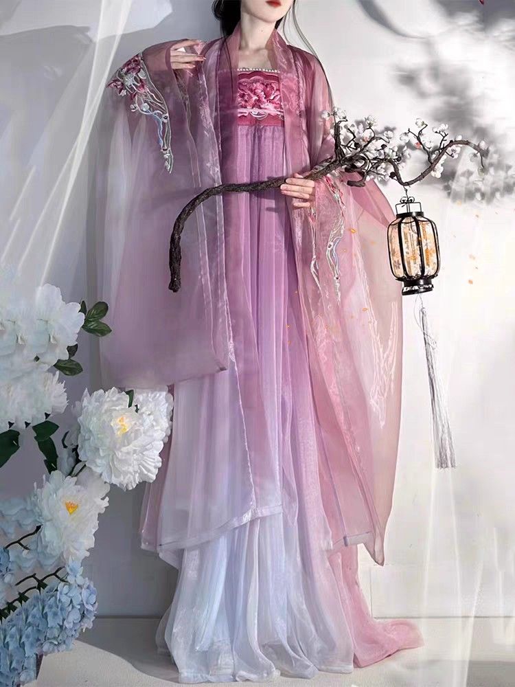 Winter Festival Costumes for Hanfu Girl:A Review of Traditional New Years Greeting Attire Winter Festival Costumes for Hanfu Girl:A Review of Traditional New Years Greeting Attire