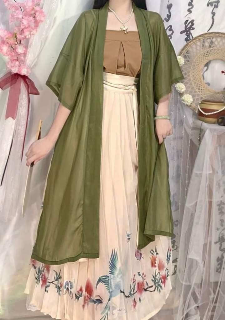 Ancient Girls Hanfu Fashion:The Charm of Summer at Eight Years Old Ancient Girls Hanfu Fashion:The Charm of Summer at Eight Years Old