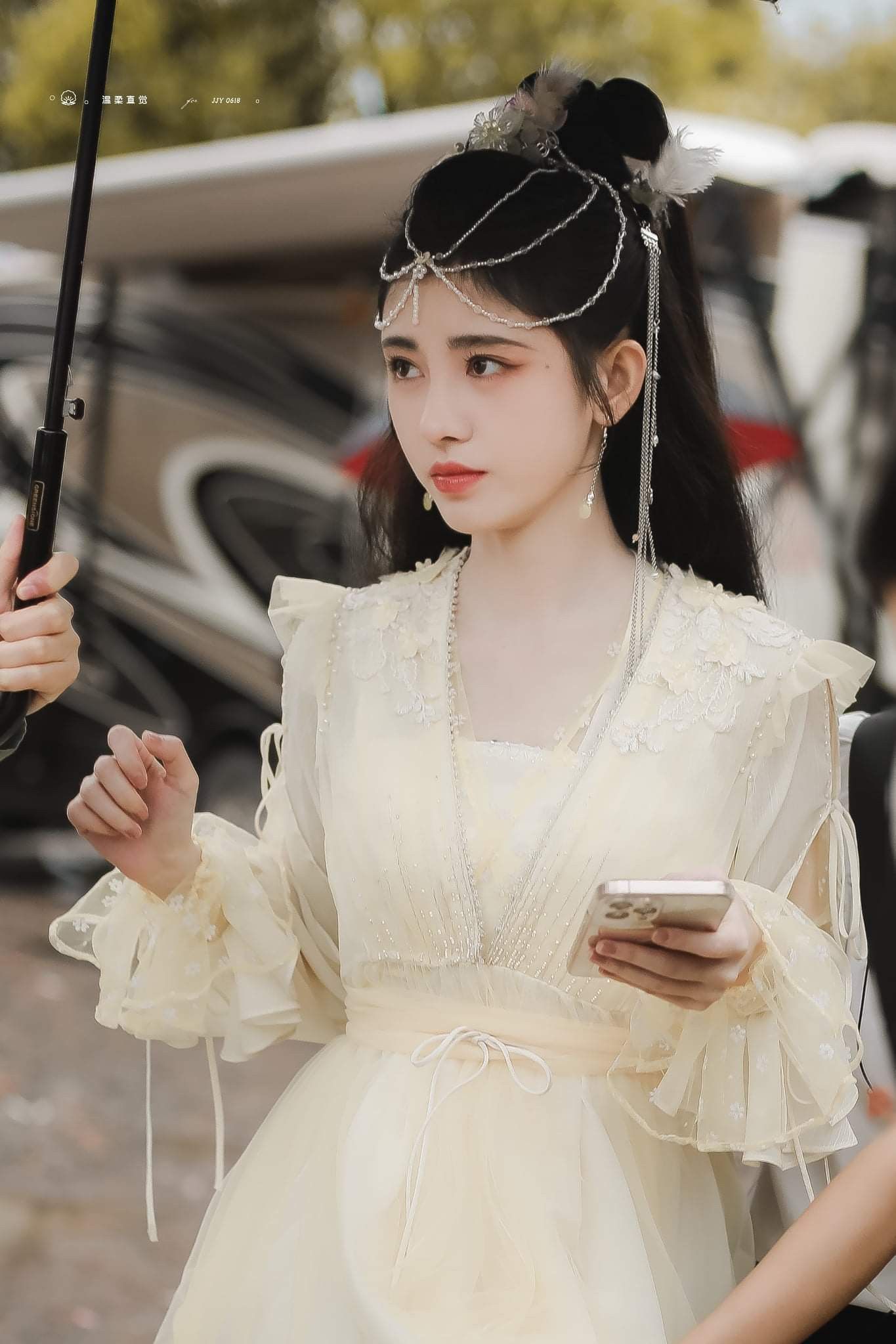 The Elegance of Cheongsam-Inspired Half-Length Skirt with Flared Bottom The Elegance of Cheongsam-Inspired Half-Length Skirt with Flared Bottom