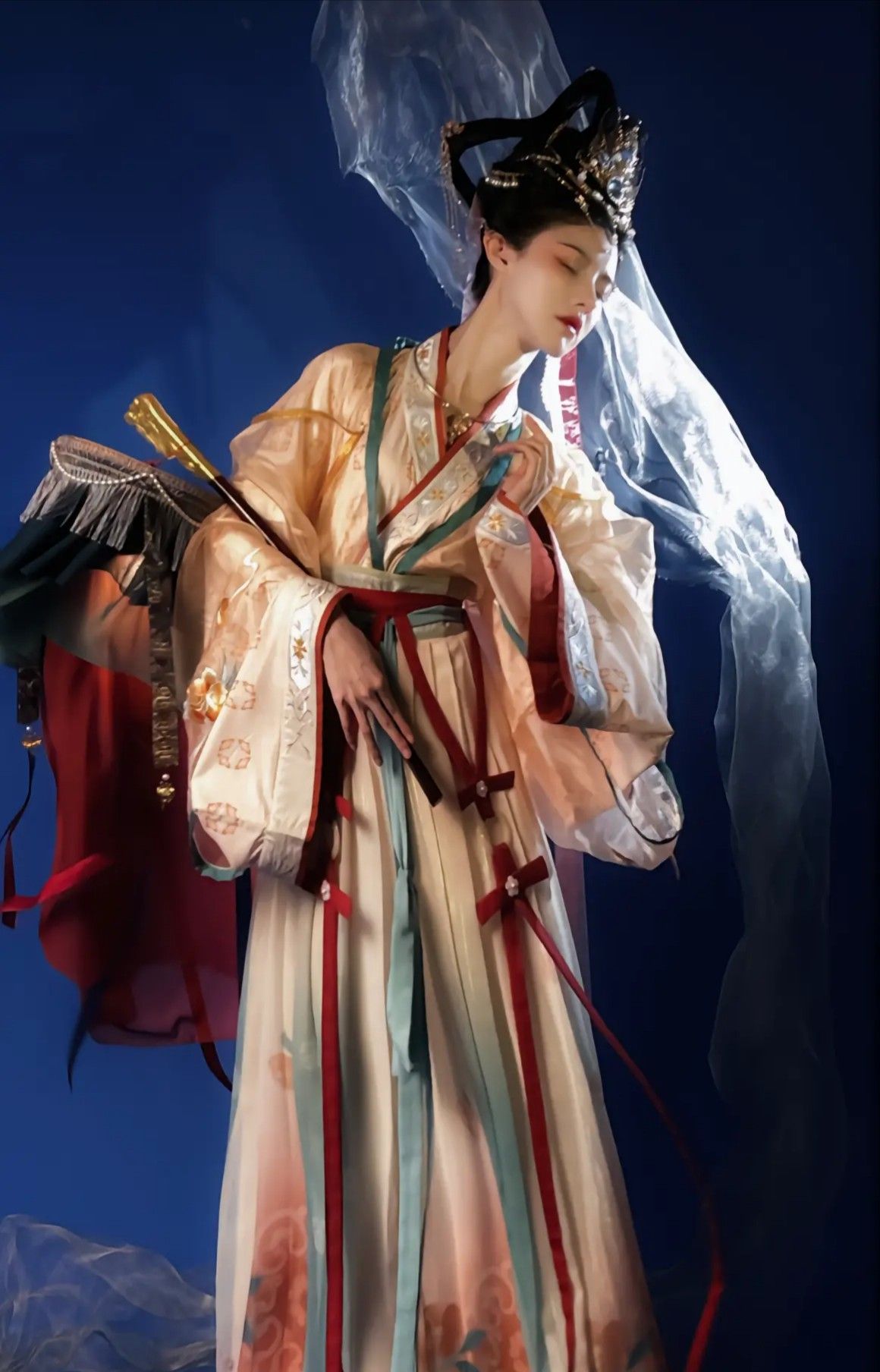 Summer Hanfu:The Revival of Traditional Chinese Elegance