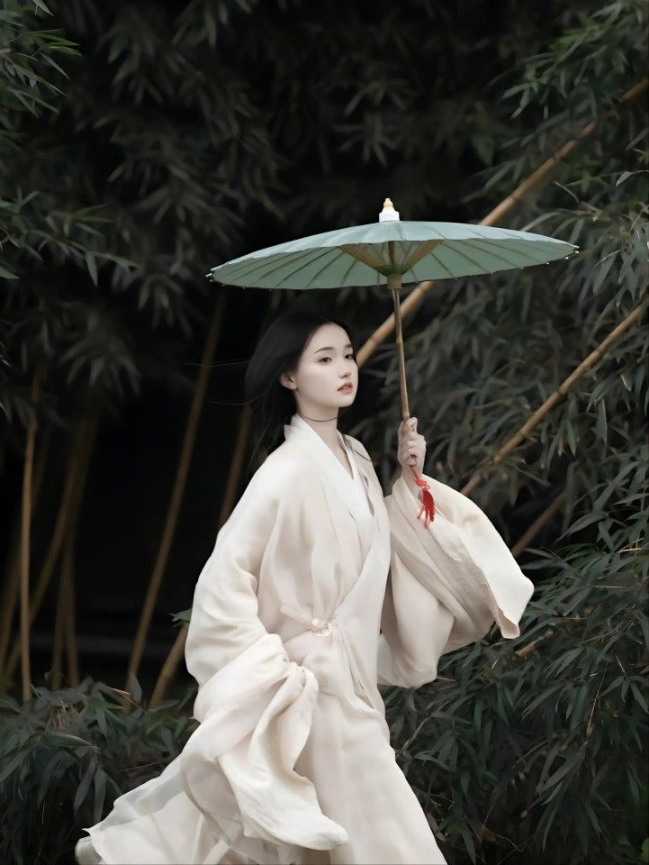 Hand-Stitched Black Cheongsam:An Art of Traditional Elegance Hand-Stitched Black Cheongsam:An Art of Traditional Elegance