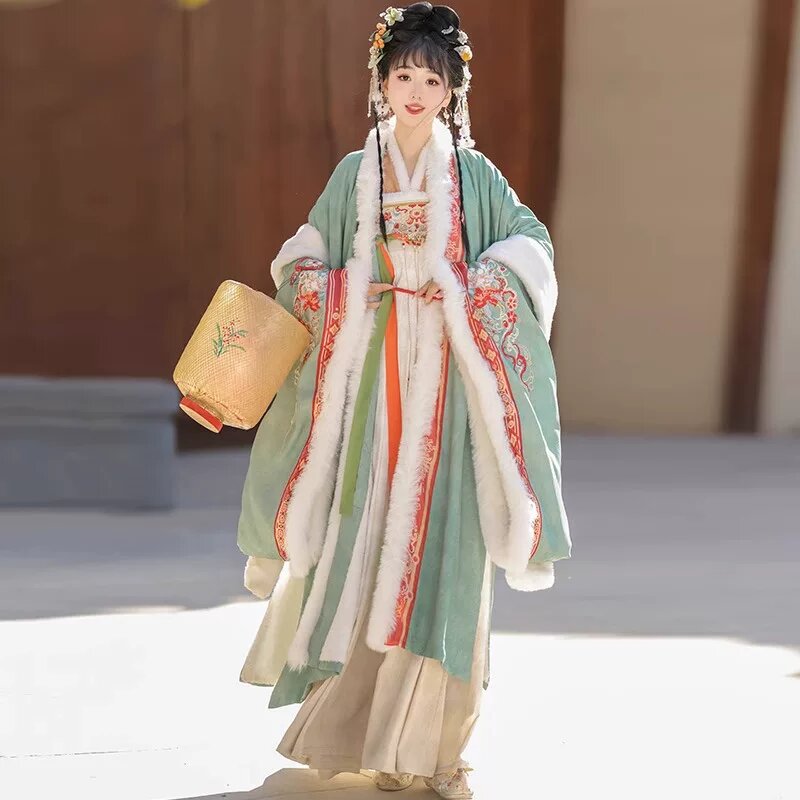 Ancient Style Horseface Skirt and Shoe:A Blend of Tradition and Fashion Ancient Style Horseface Skirt and Shoe:A Blend of Tradition and Fashion