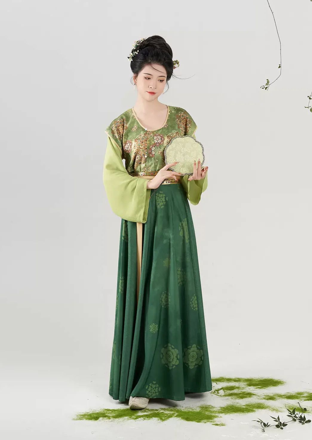 Spring and Autumn Cheongsam Jacket:A Blend of Tradition and Modernity Spring and Autumn Cheongsam Jacket:A Blend of Tradition and Modernity