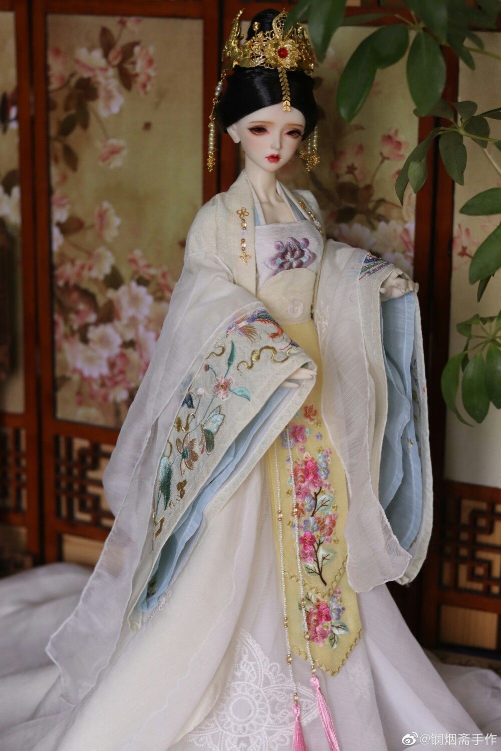 Mini-Sized Elegance:The New Chinese Style of Ma-Face Skirt Ensemble Mini-Sized Elegance:The New Chinese Style of Ma-Face Skirt Ensemble