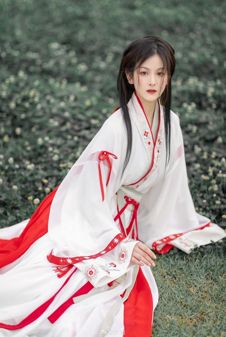 Chinese-Style Cheongsam and Apron:A Blend of Tradition and Modernity Chinese-Style Cheongsam and Apron:A Blend of Tradition and Modernity