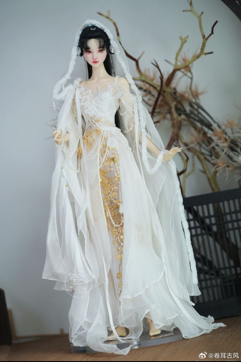 Reinventing the Cheongsam for the Petite Figure:A Modern Perspective on Traditional Elegance Reinventing the Cheongsam for the Petite Figure:A Modern Perspective on Traditional Elegance
