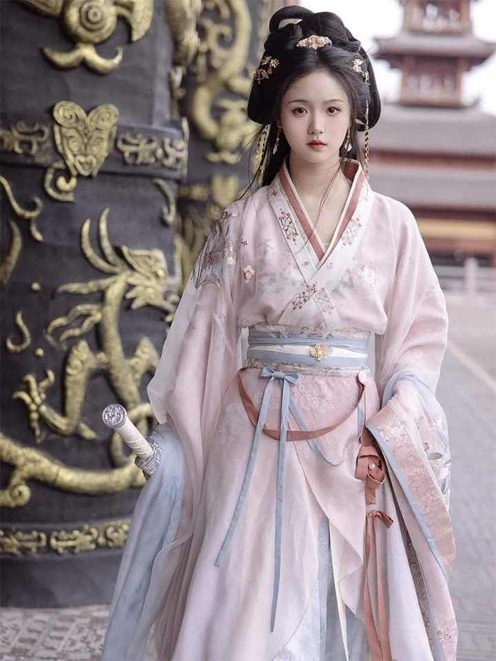 The Cheongsam Skirt in Summer:A Blend of Tradition and Modern Comfort