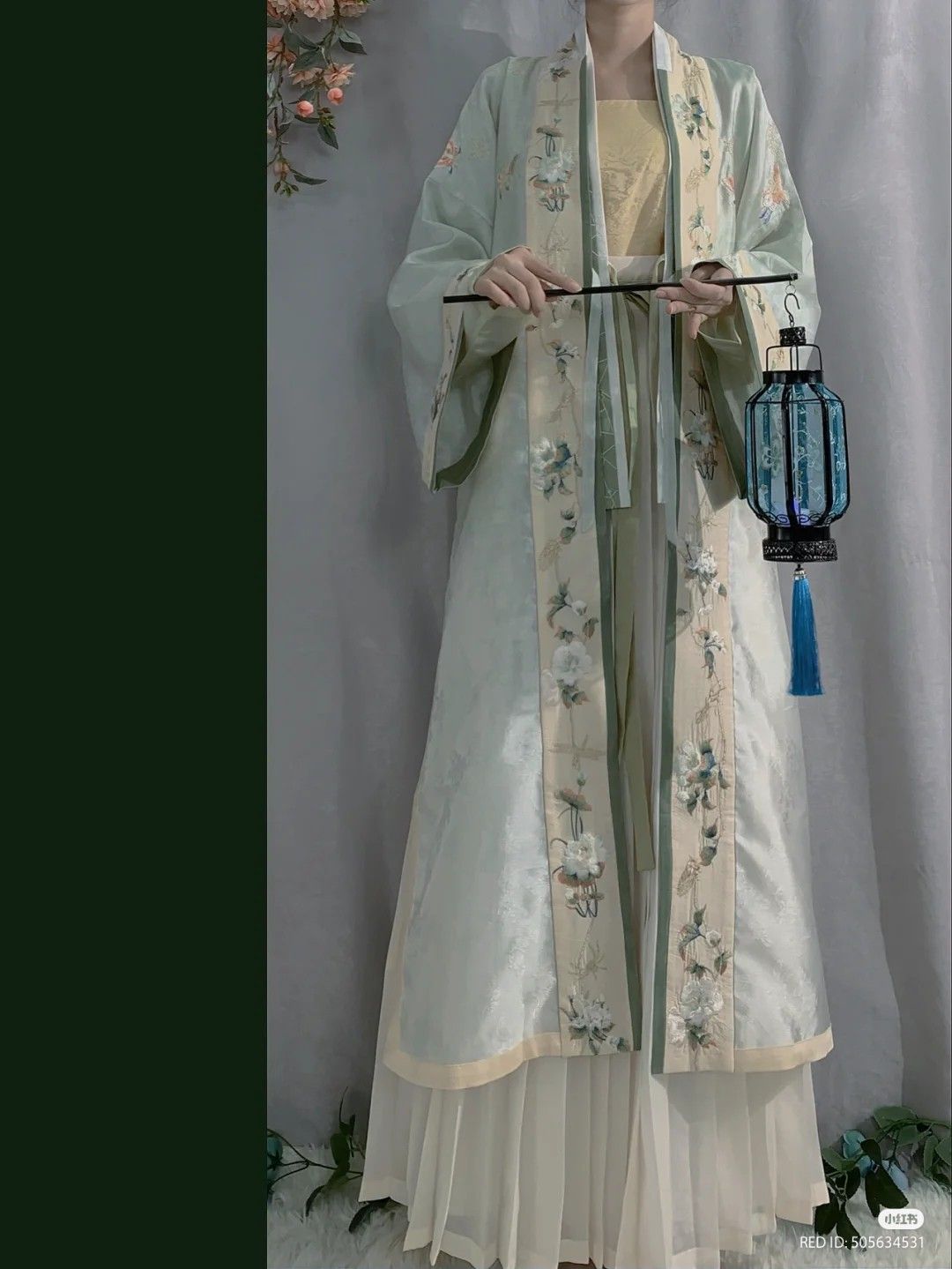 Traditional Charm of Girls Cheongsam in Organic Cotton Traditional Charm of Girls Cheongsam in Organic Cotton