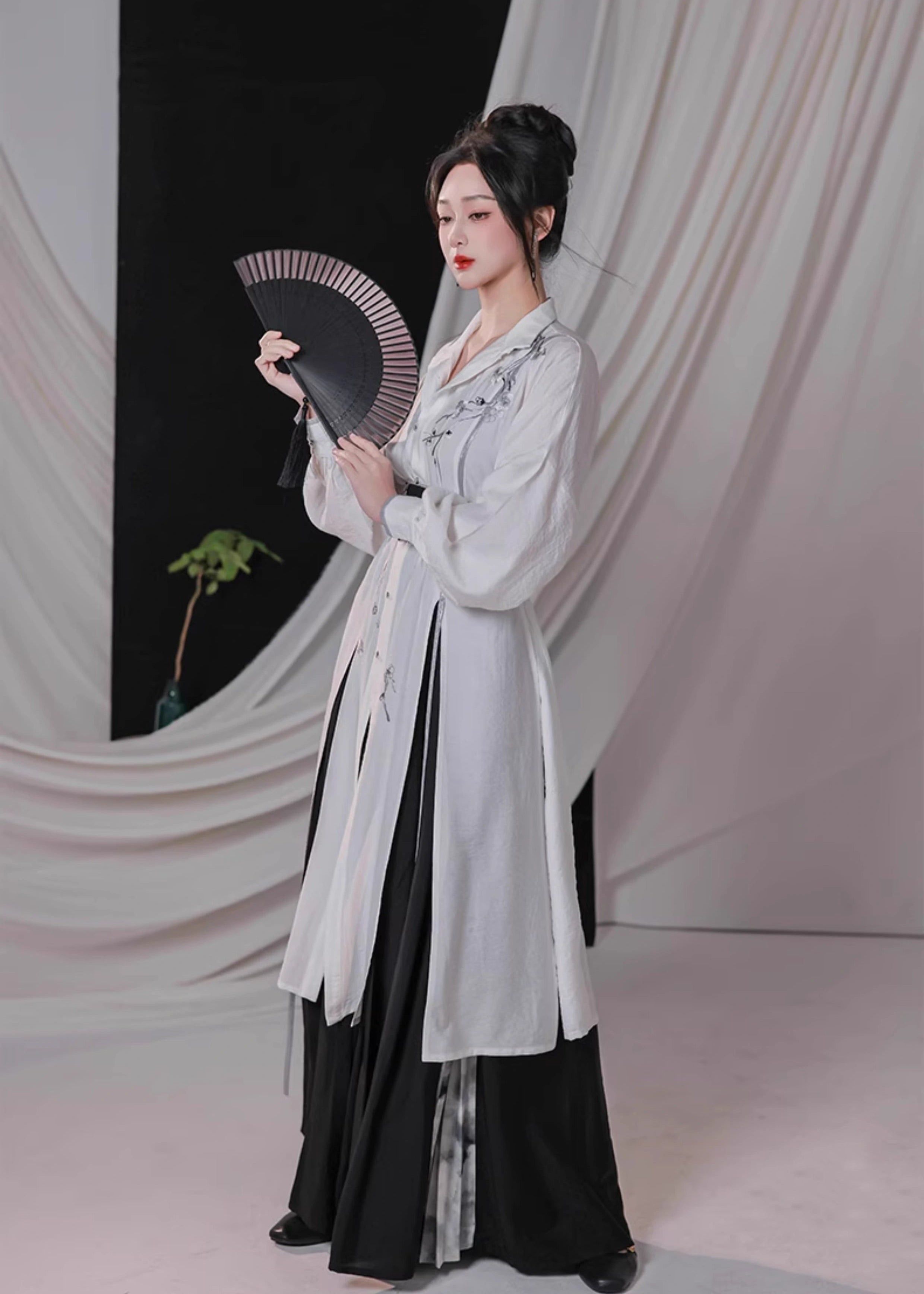 Cloud Dream Marsh:Exploring the Cultural Significance of Hanfu Fashion Cloud Dream Marsh:Exploring the Cultural Significance of Hanfu Fashion