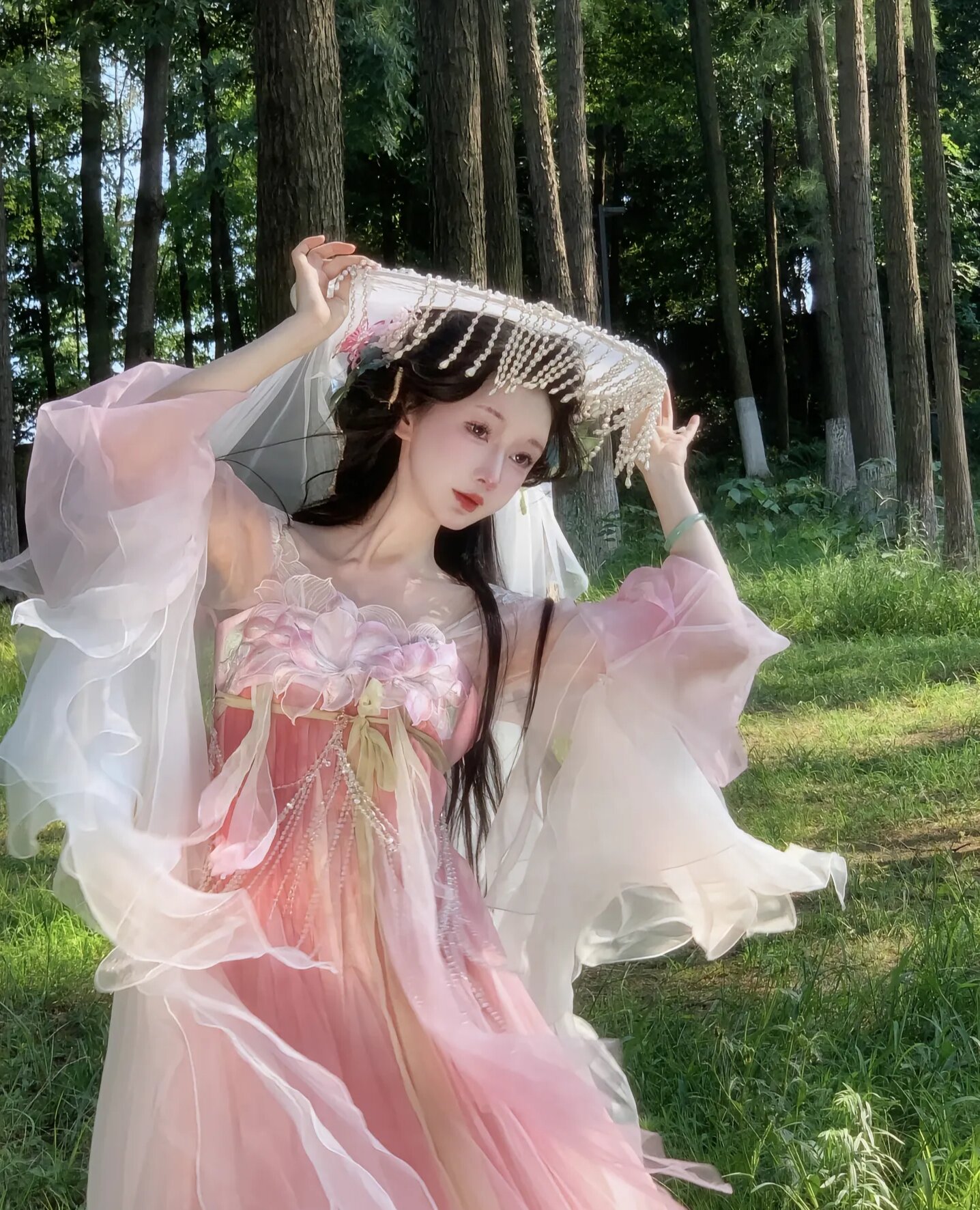 Plus-Size Winter Hanfu Robes for the New Years Celebration:A Guide for the Curvier Sister Plus-Size Winter Hanfu Robes for the New Years Celebration:A Guide for the Curvier Sister