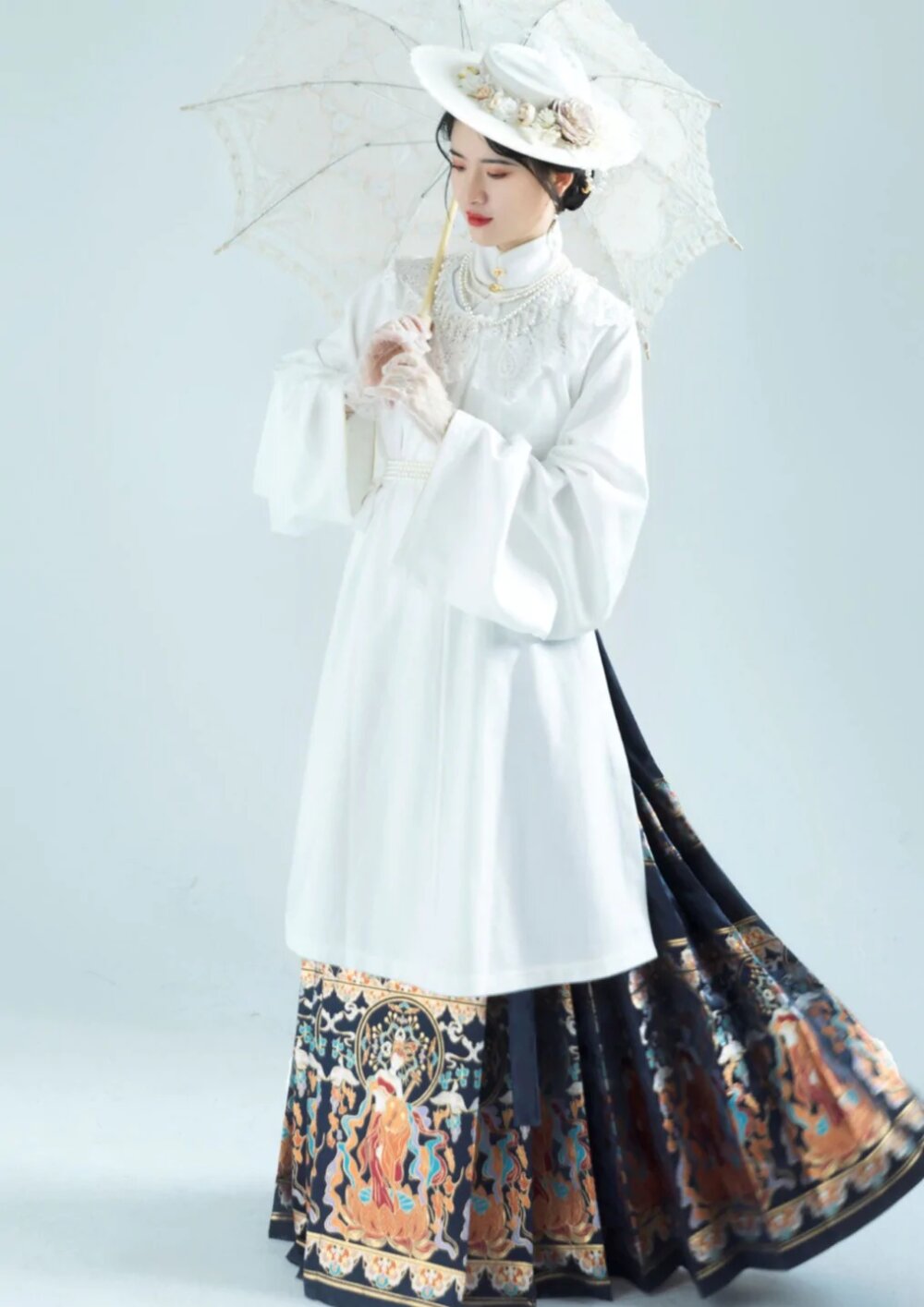 The Splendor of Hair Decorations in Traditional Hanfu Fashion The Splendor of Hair Decorations in Traditional Hanfu Fashion