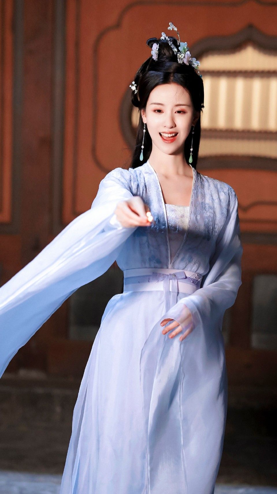 Green Cheongsam:Embracing the New Chinese Style for the Petite Figure Green Cheongsam:Embracing the New Chinese Style for the Petite Figure