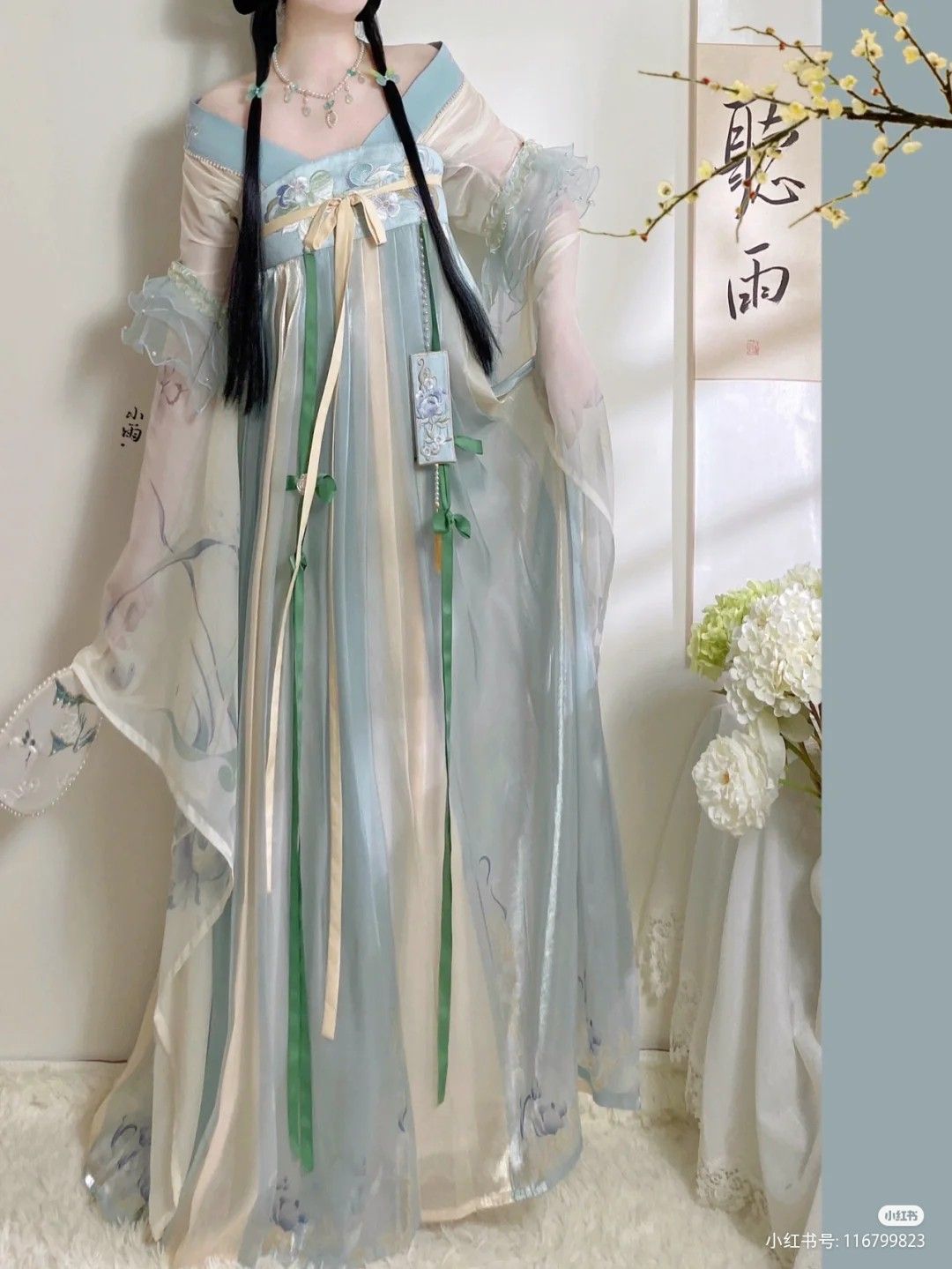 Embracing the New Neo-Chinese Cheongsam:A Guide for the Petite Figure Embracing the New Neo-Chinese Cheongsam:A Guide for the Petite Figure