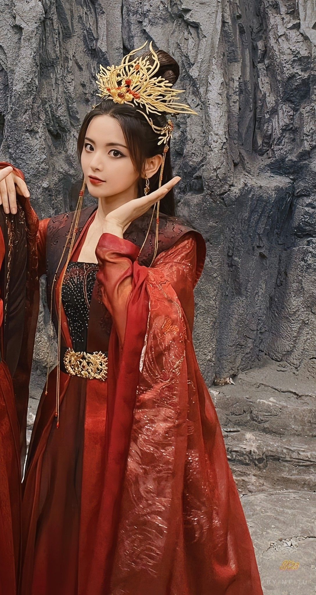 The Splendor of Hanfu:The Charm of Chezi Skirts and Da Xiu Robes The Splendor of Hanfu:The Charm of Chezi Skirts and Da Xiu Robes