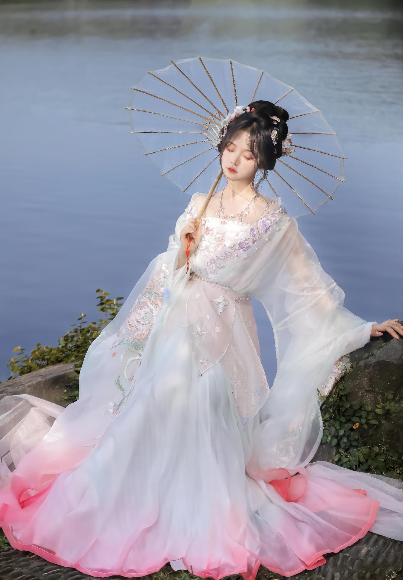 The Rise of Hanfu Underwear:The Elegance of Hanfu Underskirts The Rise of Hanfu Underwear:The Elegance of Hanfu Underskirts