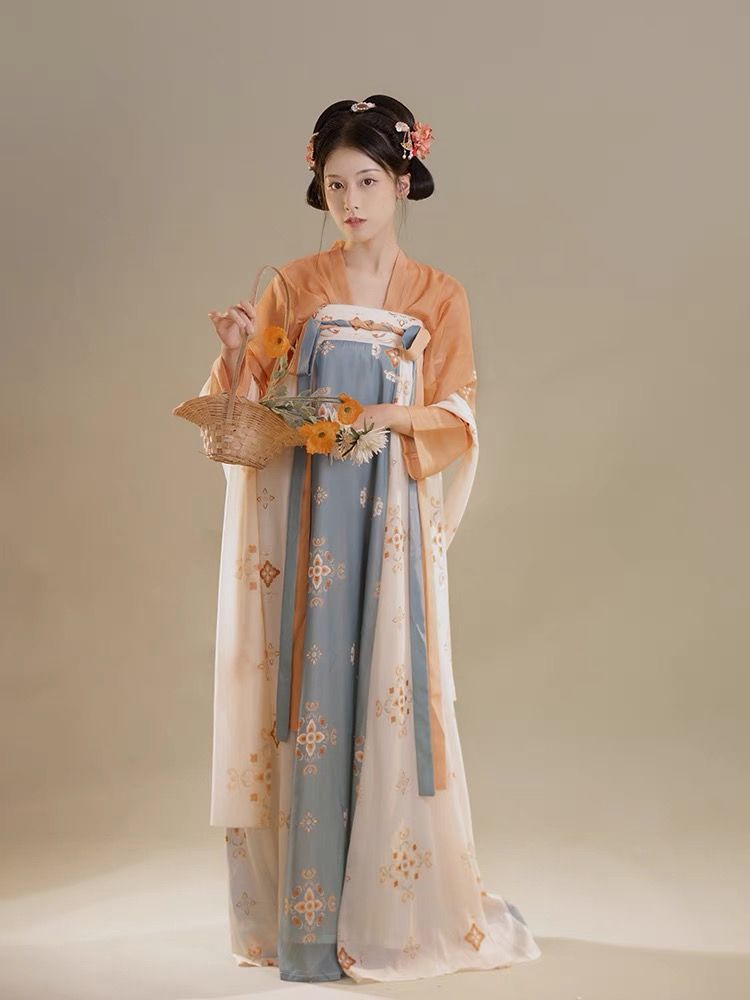 The Dawn of Red Cheongsam:A Cultural Journey Through Time The Dawn of Red Cheongsam:A Cultural Journey Through Time