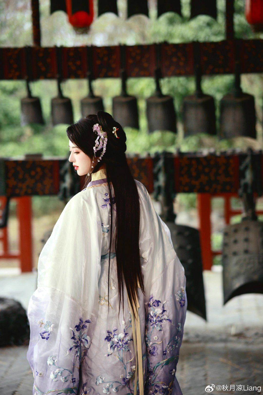 Winter Hanfu Fashion for an 8-Year-Old Girl:A Cultural Journey Winter Hanfu Fashion for an 8-Year-Old Girl:A Cultural Journey