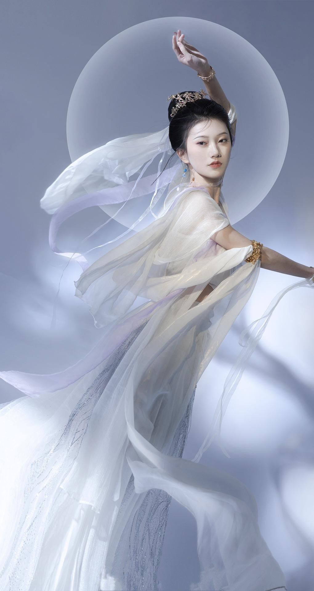 White Cheongsam Children:The Elegance of Traditional Chinese Dress White Cheongsam Children:The Elegance of Traditional Chinese Dress