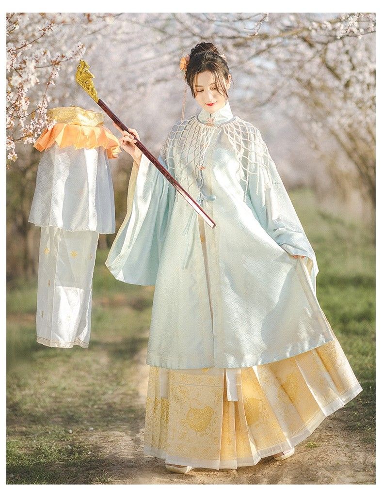 Elegance Exuded in the Satin Cheongsam:A Journey into the World of High-End Traditional Beauty