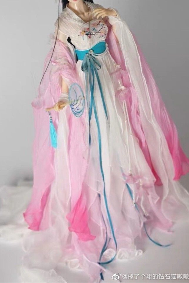 Authentic Set of Chest-Length Robe with Skirt The Splendor of Traditional Hanfu Authentic Set of Chest-Length Robe with Skirt The Splendor of Traditional Hanfu