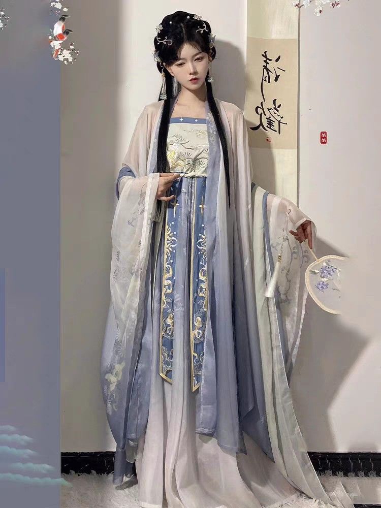 Custom-made Cheongsam:The Art of Handcrafted Tradition Custom-made Cheongsam:The Art of Handcrafted Tradition