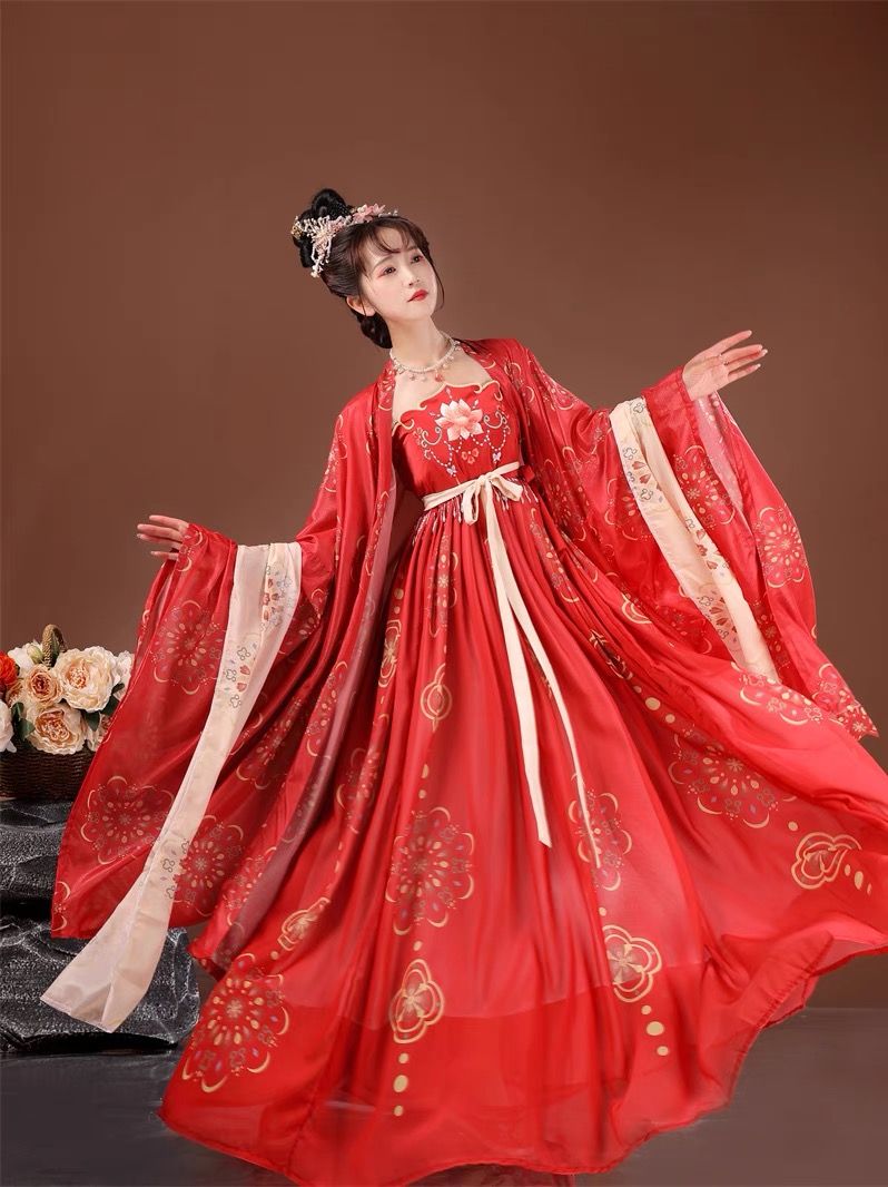 Neo-Chinese Style:Light Traditional Winter Cheongsam with Modern Twist Neo-Chinese Style:Light Traditional Winter Cheongsam with Modern Twist