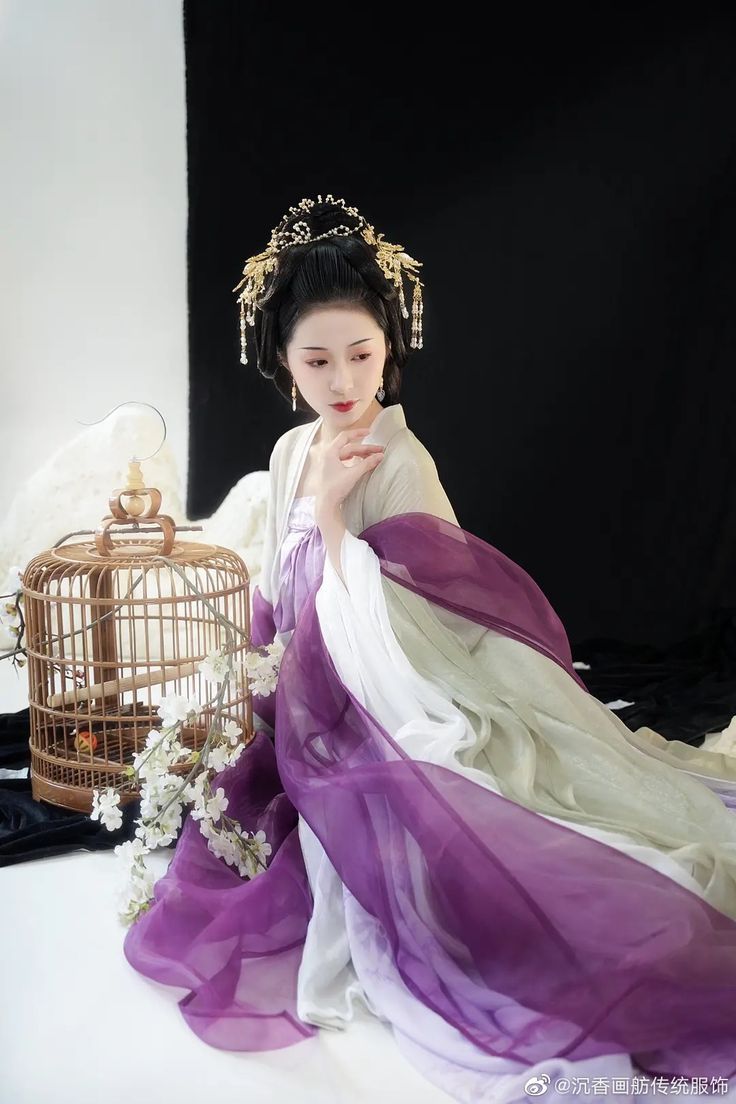 Dance in the Realm of Cheongsam and Mesh:The Enchanting Art of Dancewear Dance in the Realm of Cheongsam and Mesh:The Enchanting Art of Dancewear